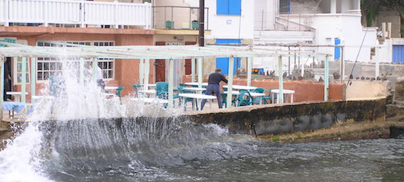 Towards robust pan-European storm surge forecasting (article)